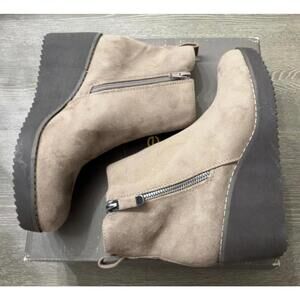 Style & Co SAYYLORF Taupe Wedge Boots Women Size 5.5